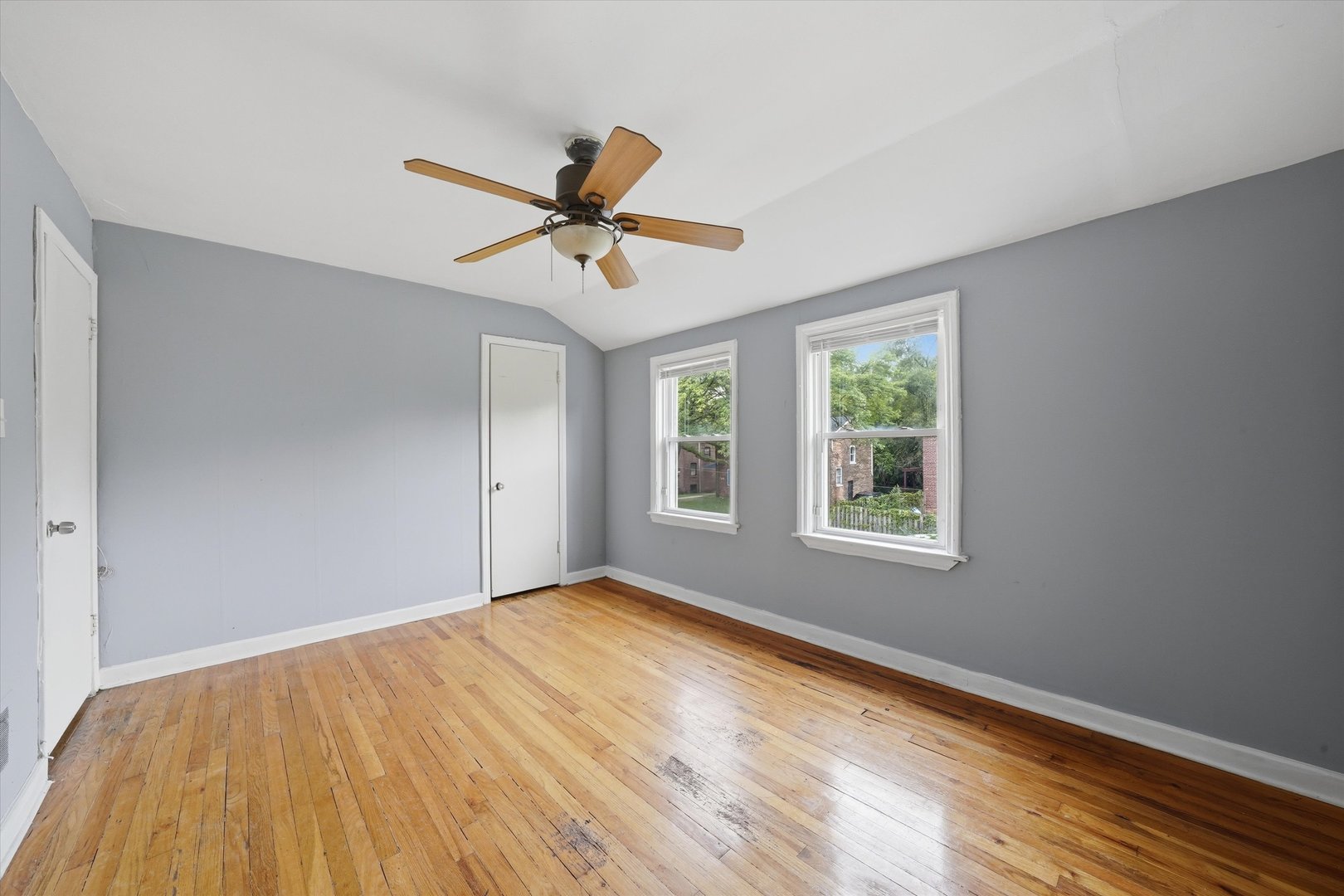 9709 S Yates Boulevard Property Photo 16