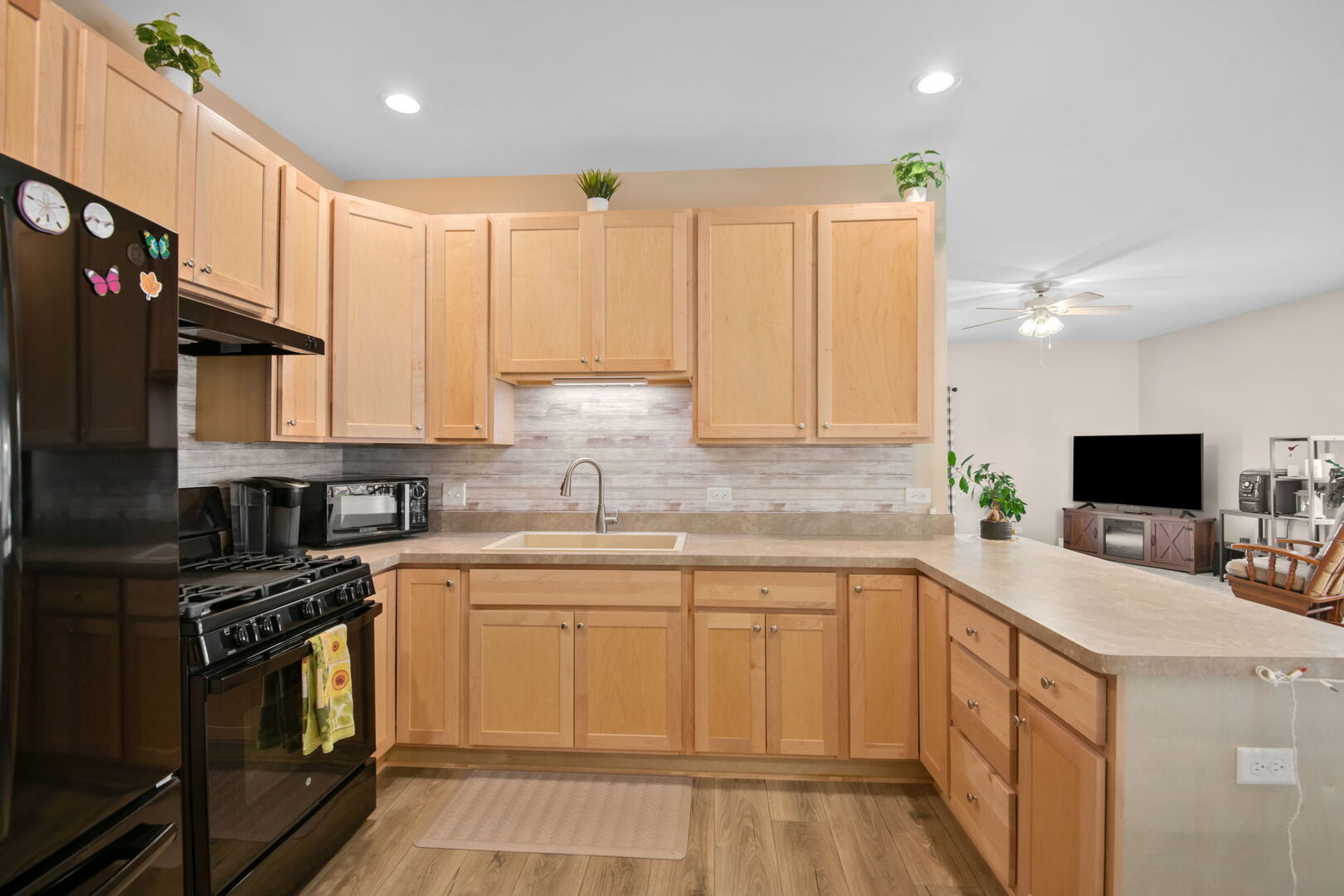 912 Baltimore Street Property Photo 3