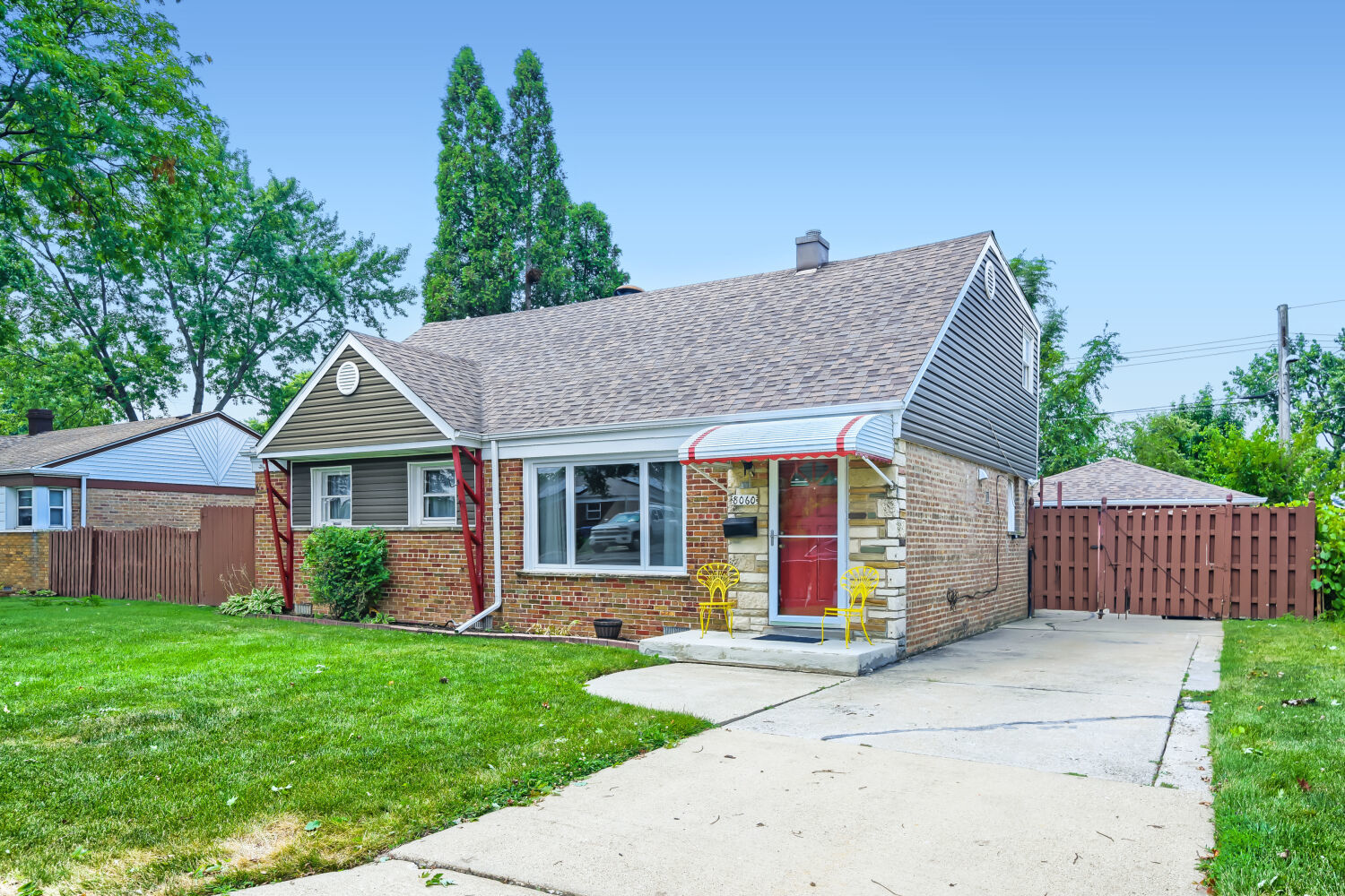8060 S Kolmar Avenue Property Photo 1