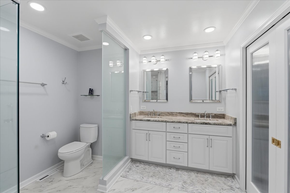206 Londonderry Court Property Photo 28