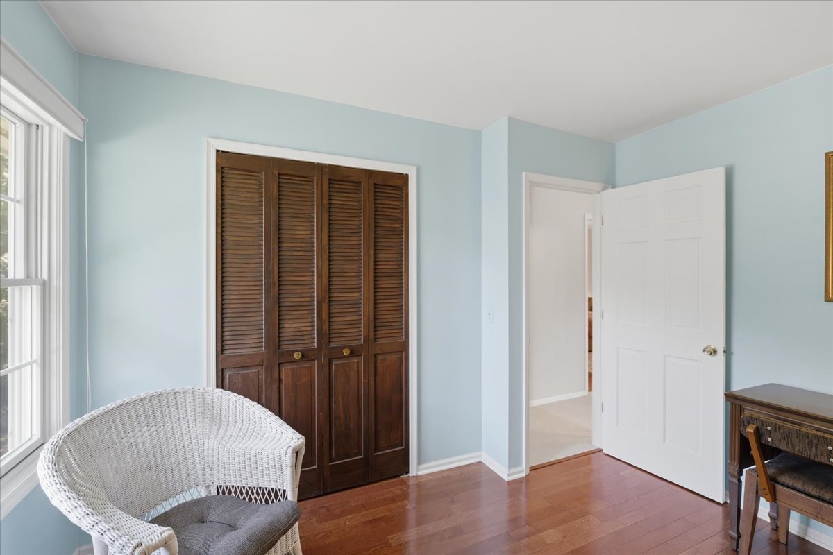 206 Londonderry Court Property Photo 32