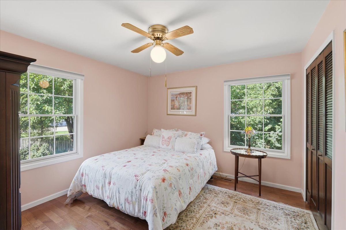206 Londonderry Court Property Photo 33