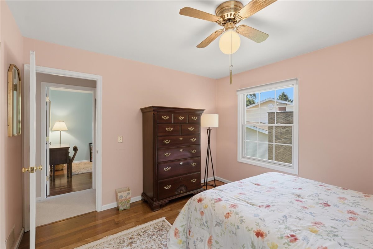 206 Londonderry Court Property Photo 34