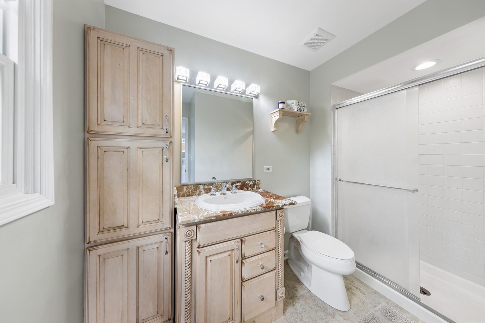 8425 Creekside Lane Property Photo 12