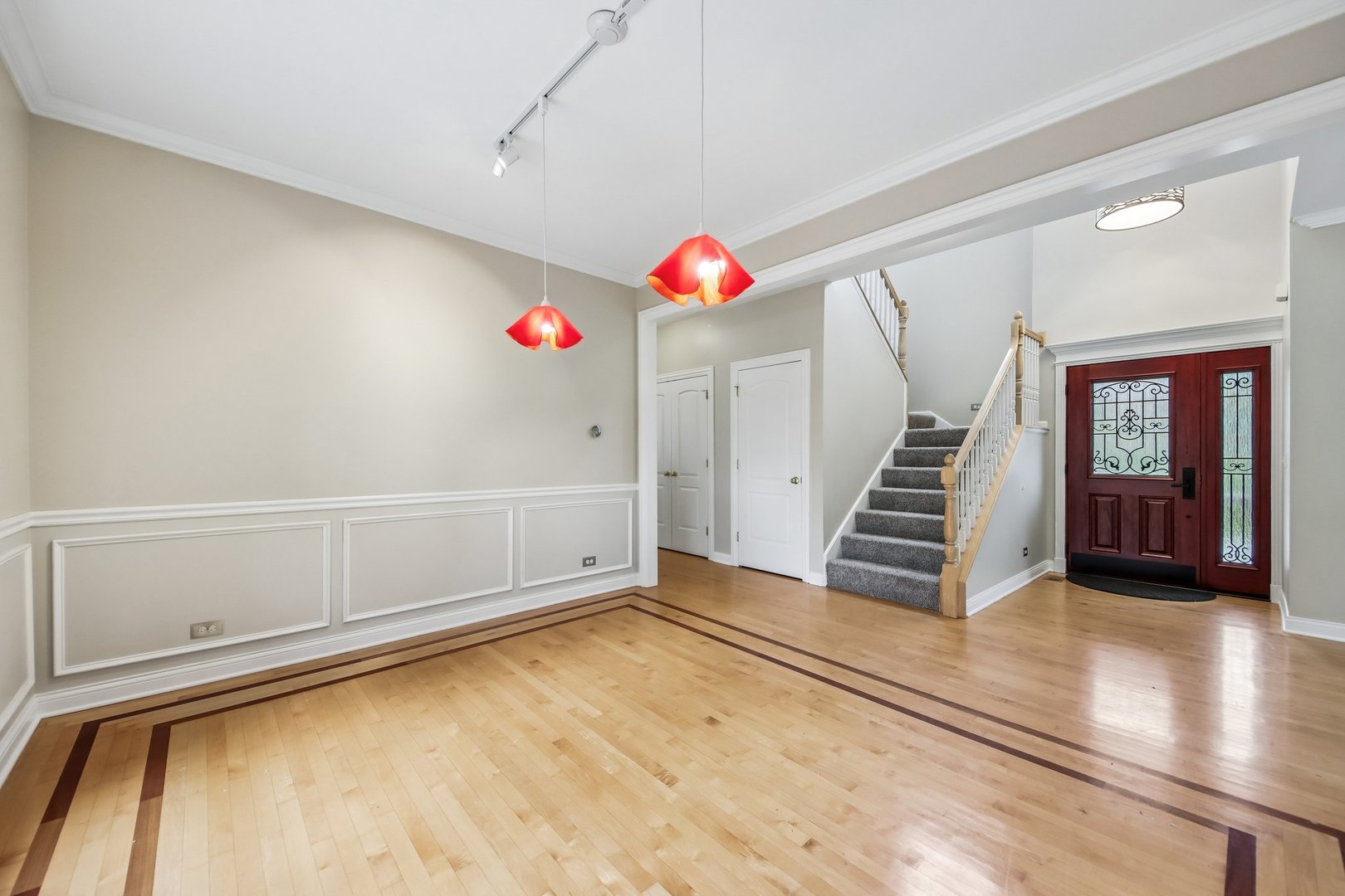 5 Park Place Circle Property Photo 8