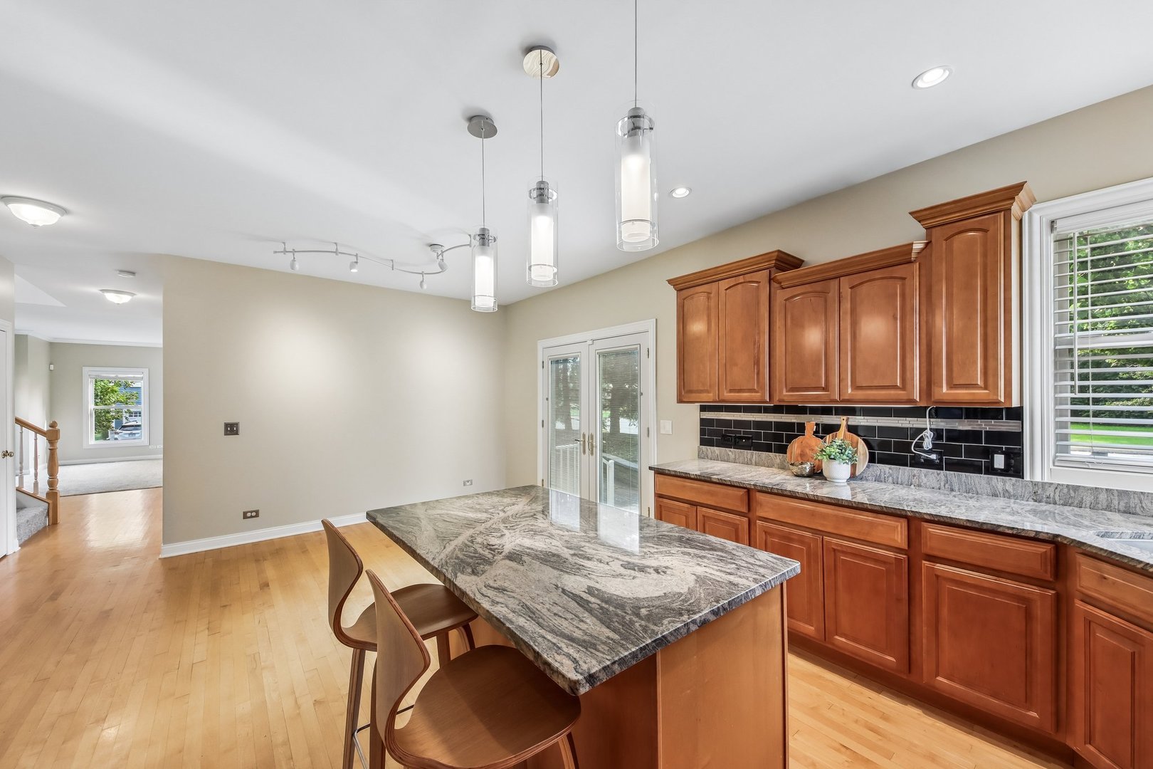 5 Park Place Circle Property Photo 14