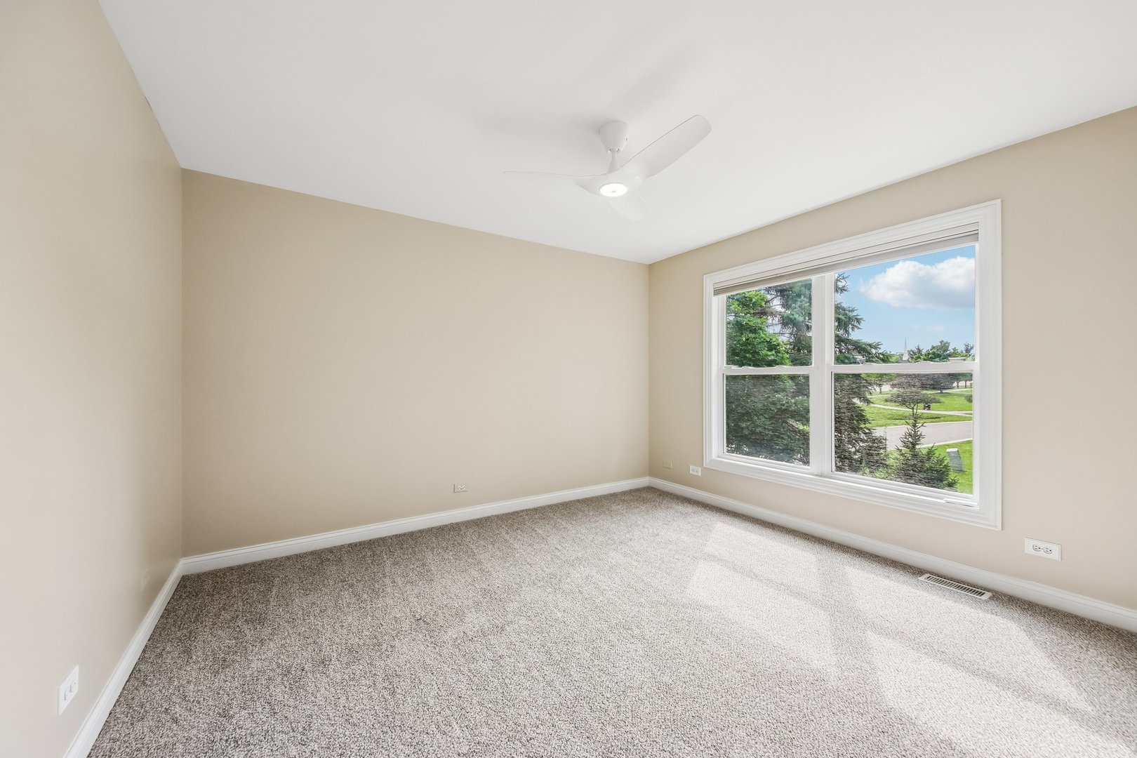5 Park Place Circle Property Photo 30