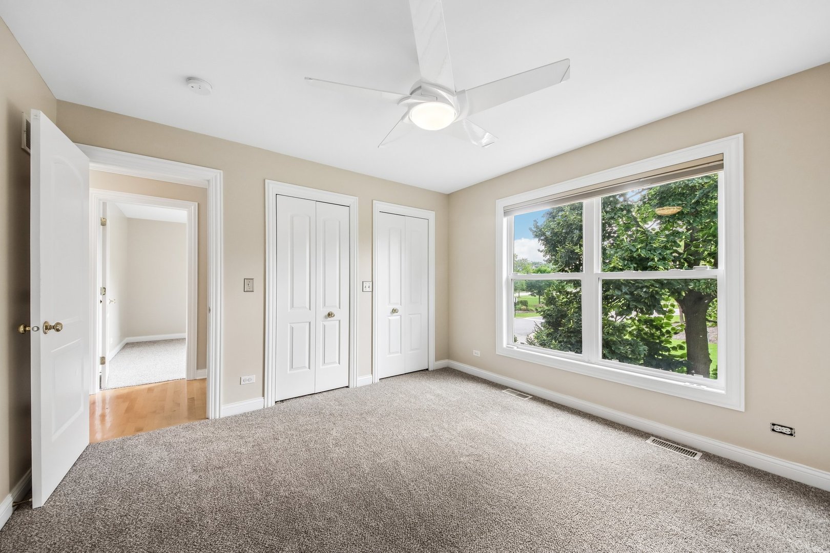 5 Park Place Circle Property Photo 33
