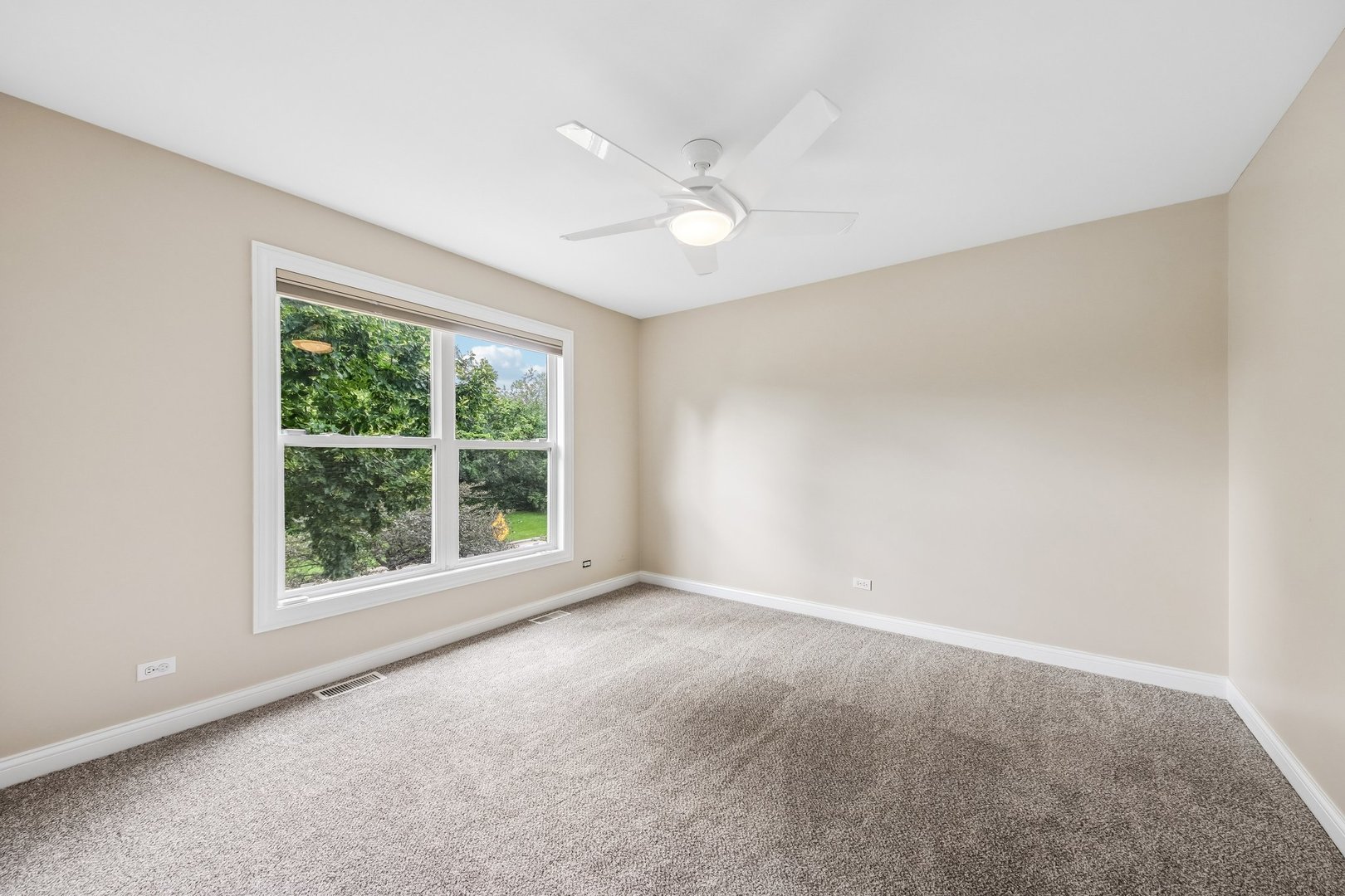 5 Park Place Circle Property Photo 34