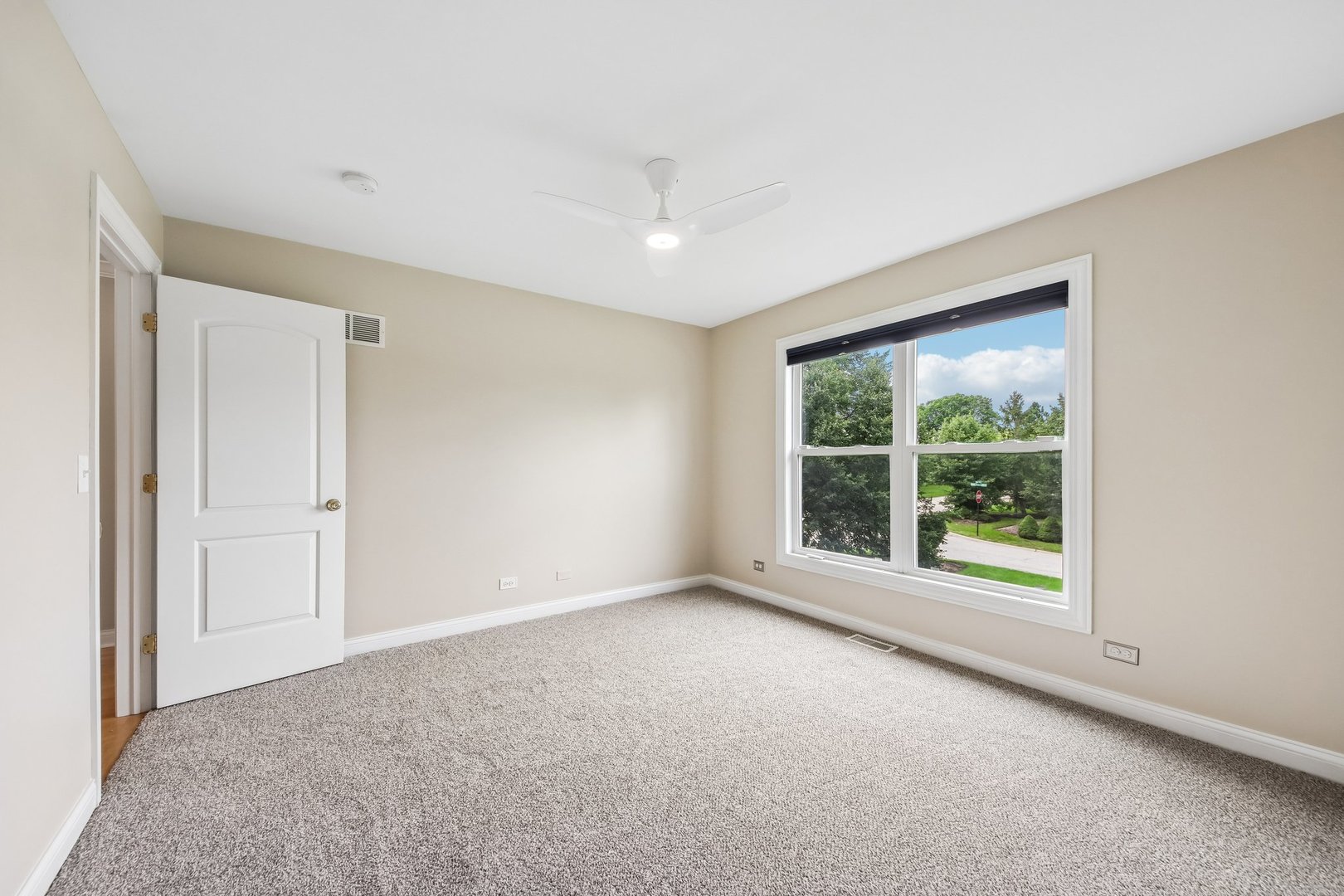 5 Park Place Circle Property Photo 38