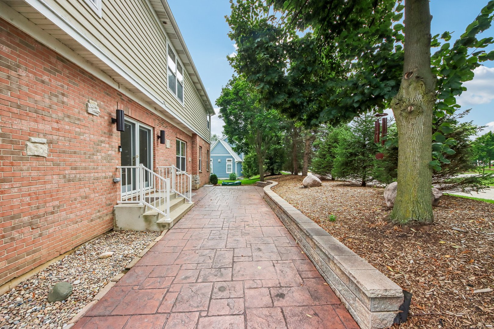 5 Park Place Circle Property Photo 53