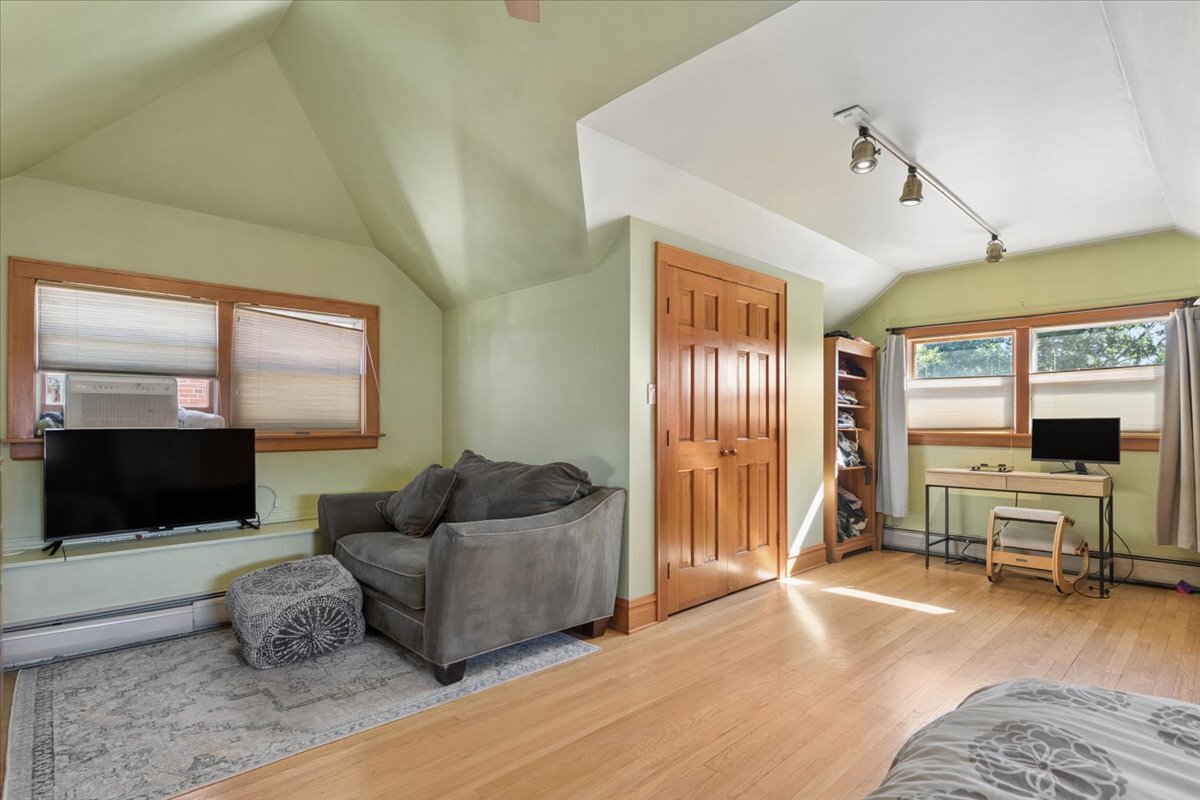 1223 Edmer Avenue Property Photo 17