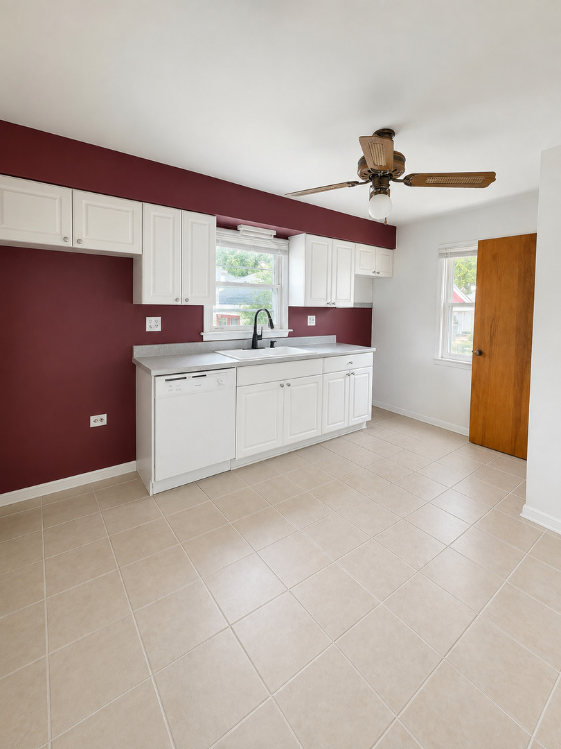 627 E 160th Court Property Photo 8