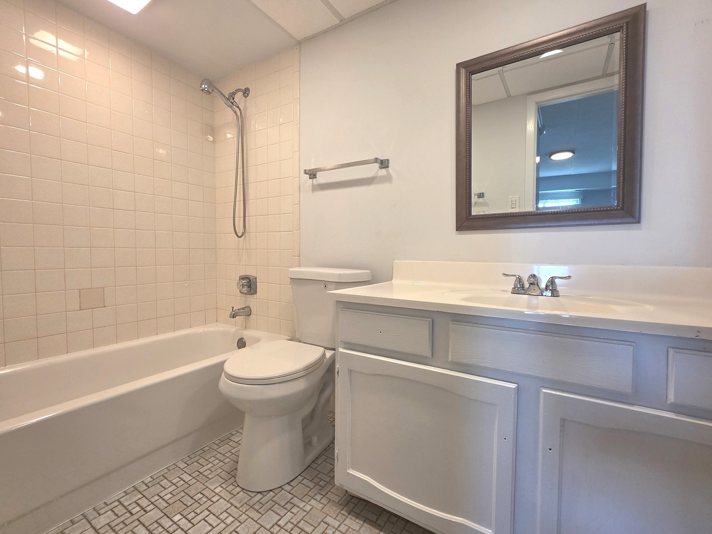 350 Plum Creek Drive 406 Property Photo 13