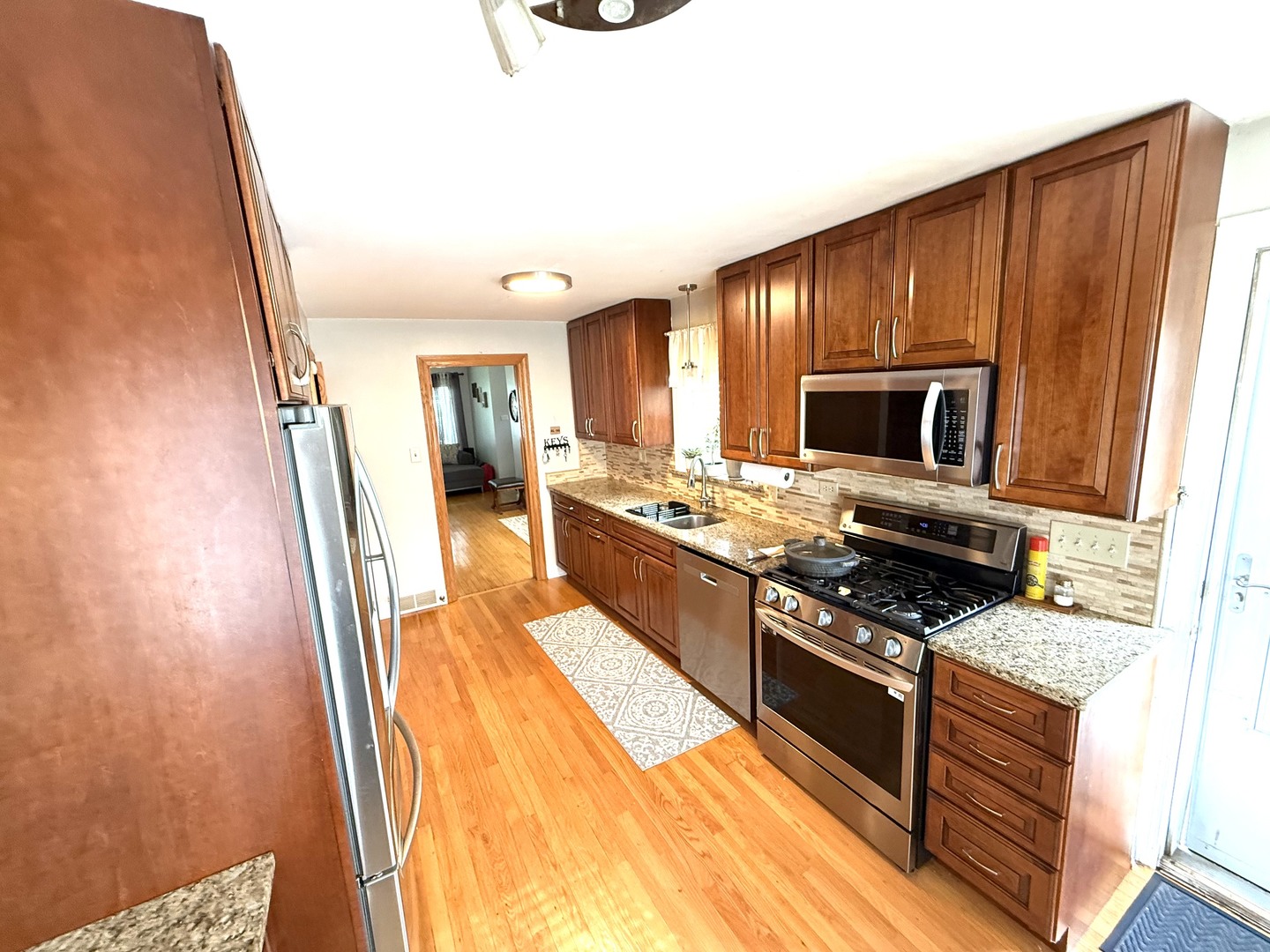 7536 Kildare Avenue Property Photo 3
