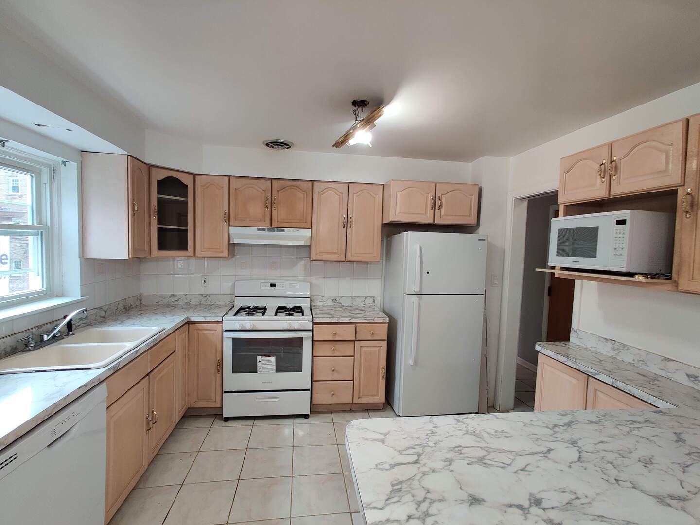 724 Florence Avenue 2 Property Photo 5