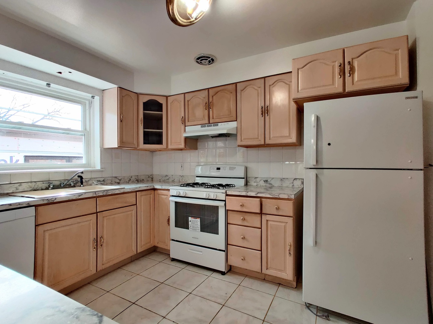 724 Florence Avenue 2 Property Photo 7