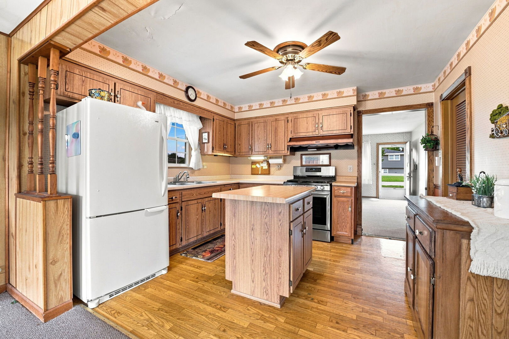 10319 S 82nd Avenue Property Photo 6