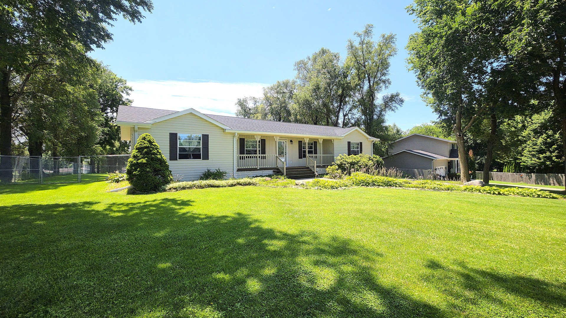 1941 W 53rd Street Property Photo 2