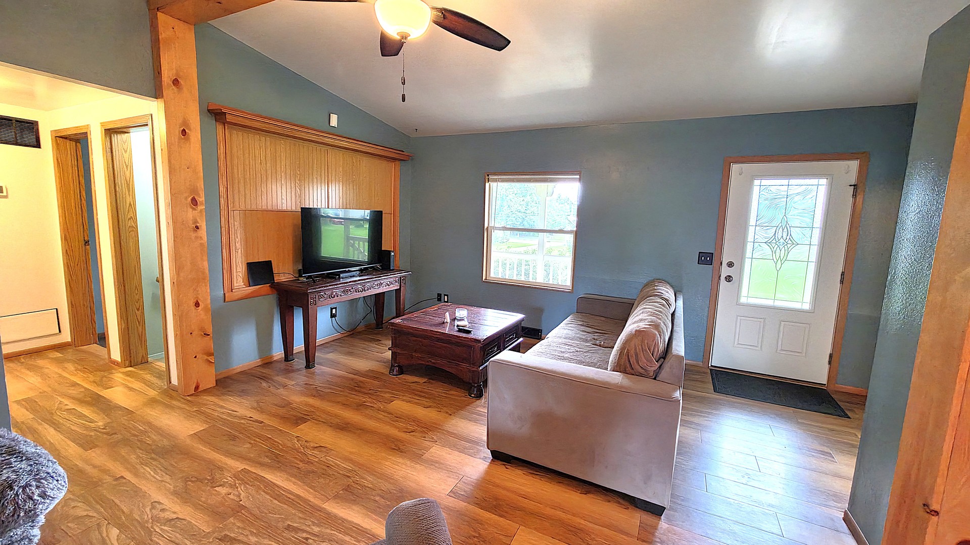 1941 W 53rd Street Property Photo 3