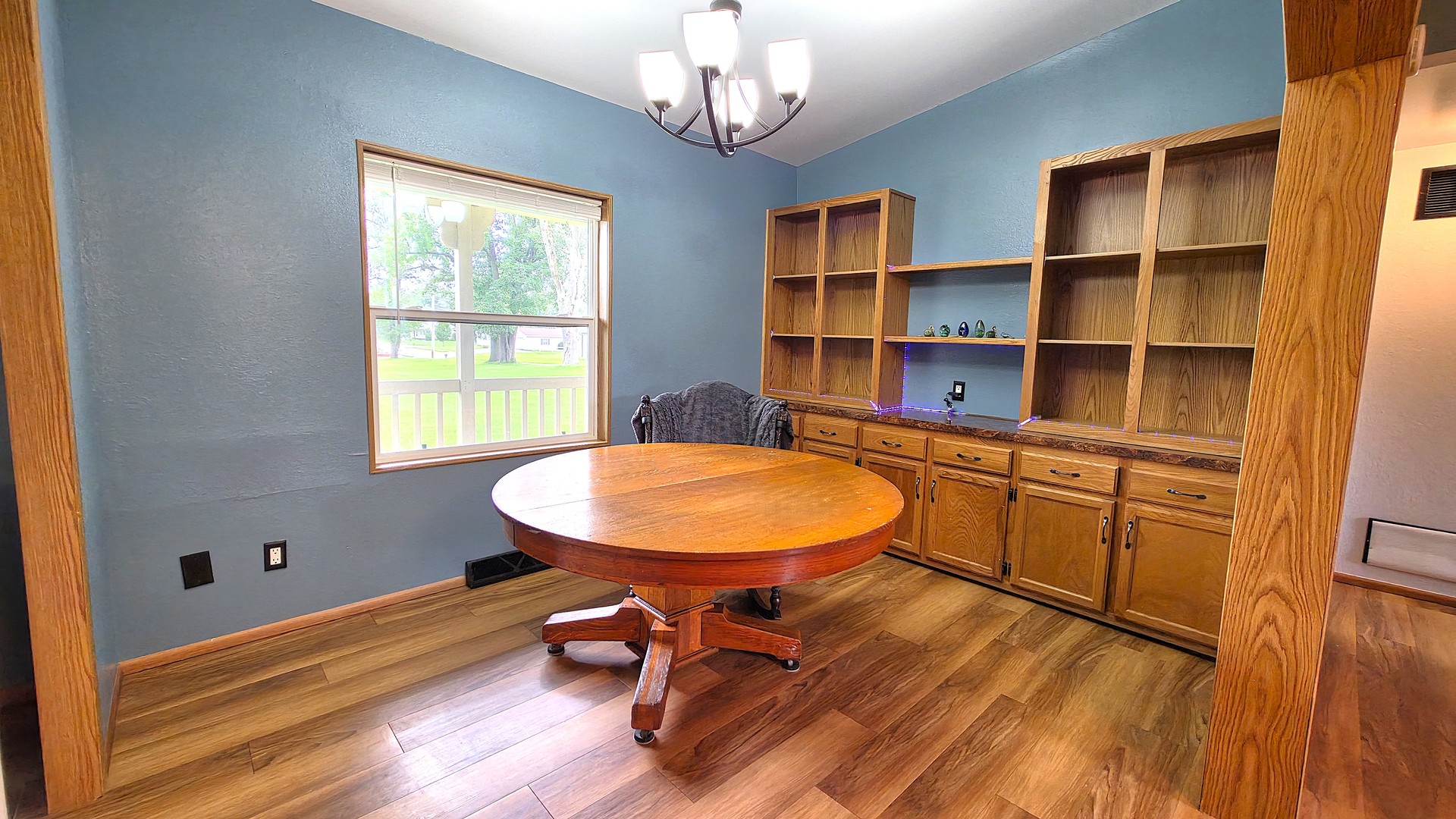 1941 W 53rd Street Property Photo 11