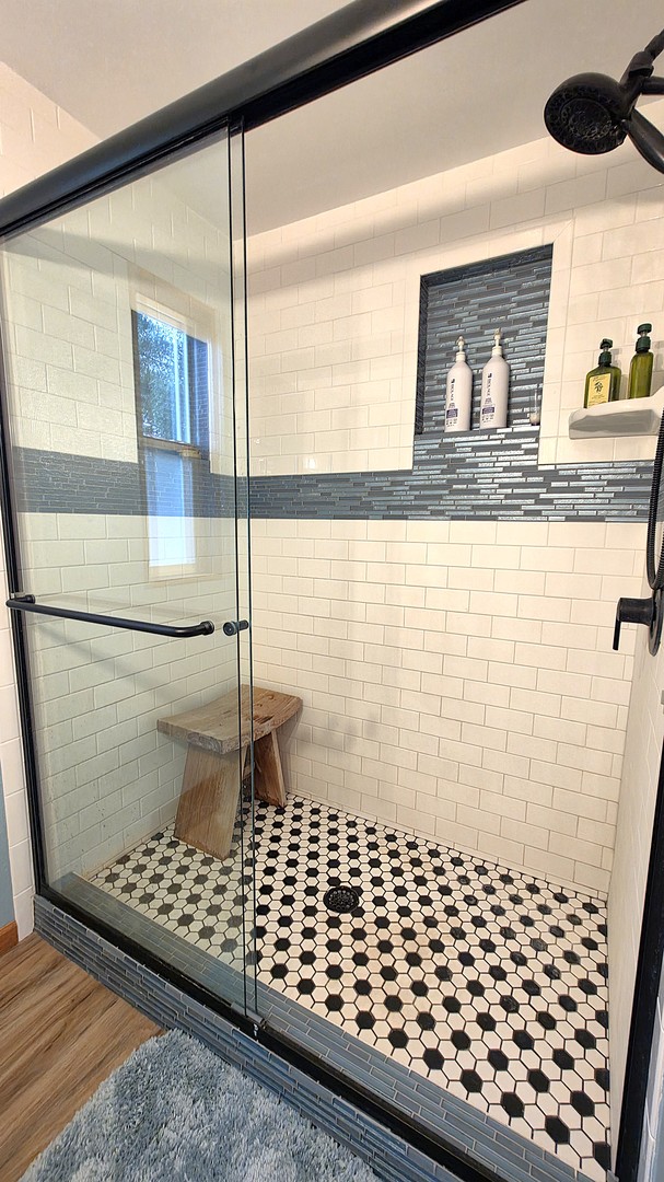 1941 W 53rd Street Property Photo 16