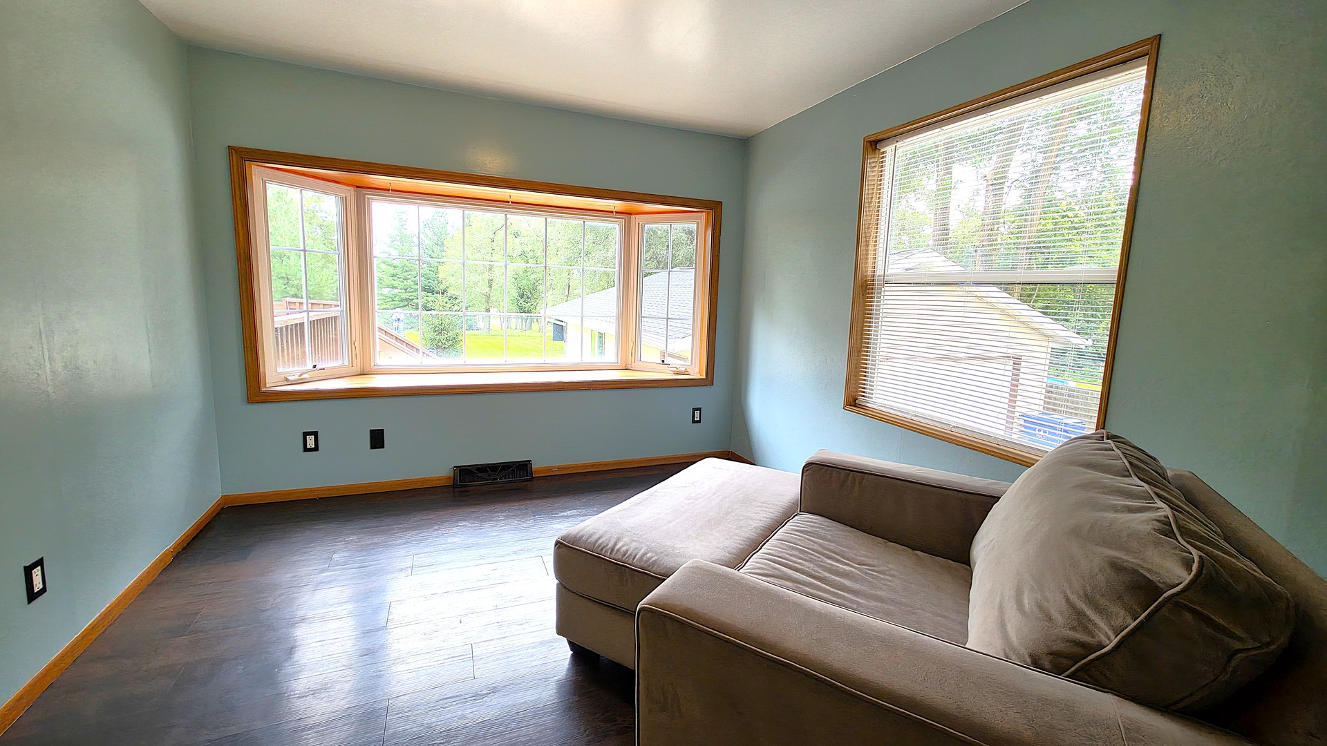 1941 W 53rd Street Property Photo 22