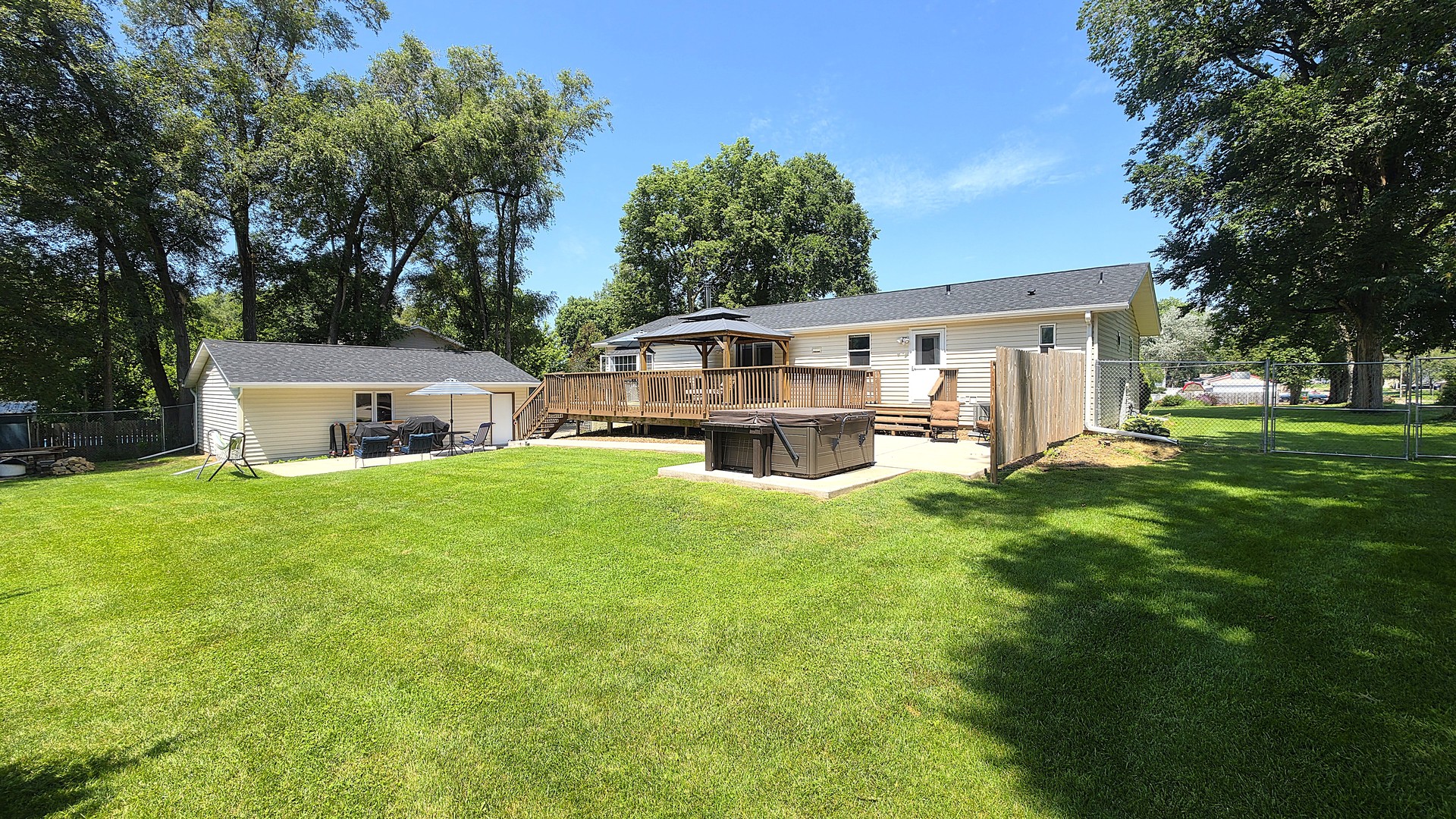 1941 W 53rd Street Property Photo 39