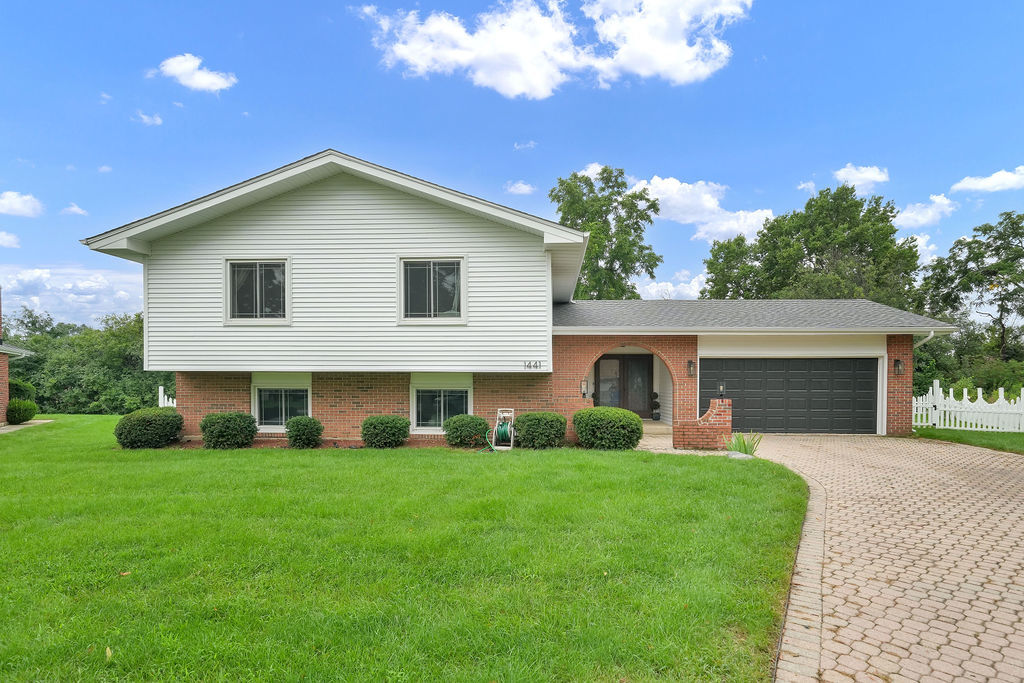 1441 Holland Place Property Photo 2