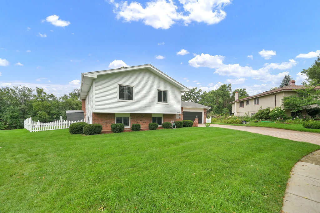 1441 Holland Place Property Photo 3