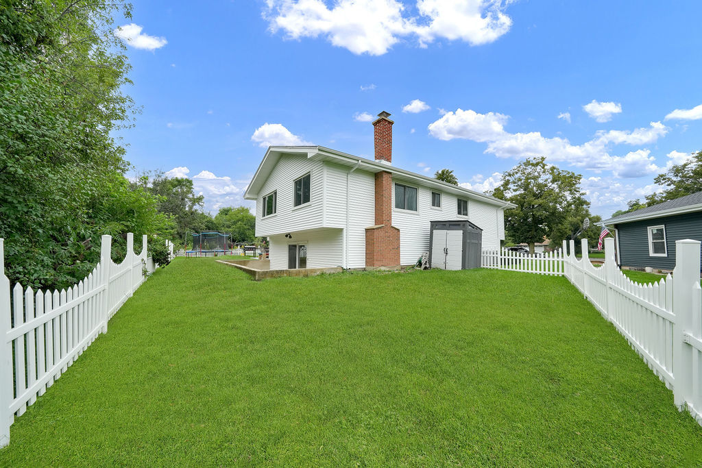 1441 Holland Place Property Photo 4