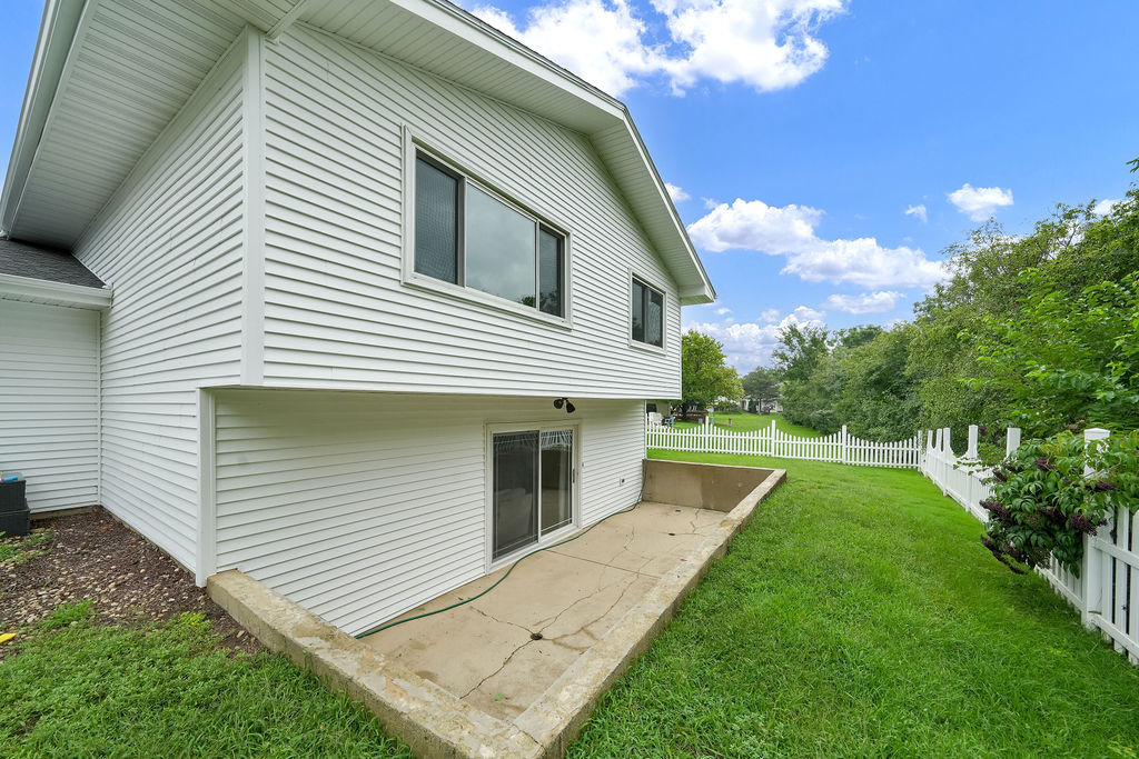 1441 Holland Place Property Photo 6