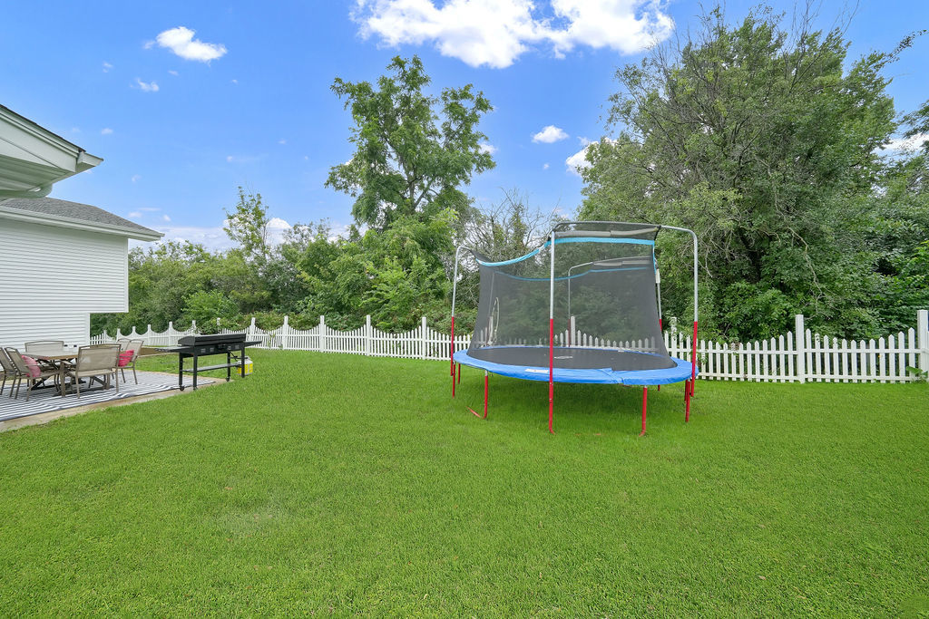 1441 Holland Place Property Photo 8