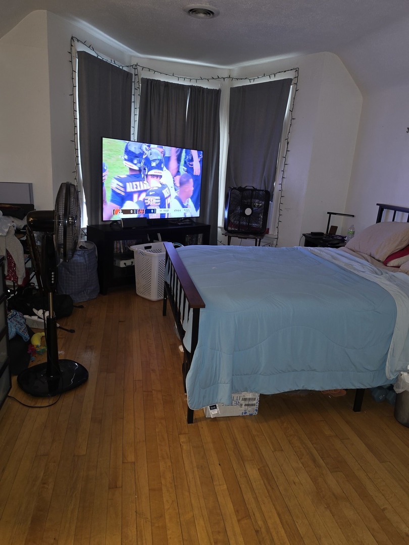 1809 N Lawndale Avenue Property Photo 3