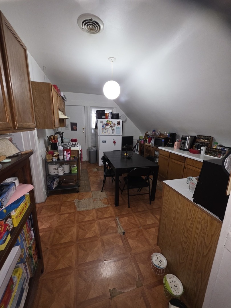 1809 N Lawndale Avenue Property Photo 9