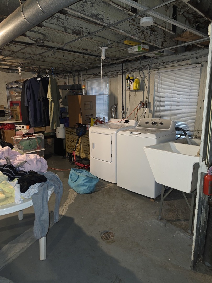 1809 N Lawndale Avenue Property Photo 18