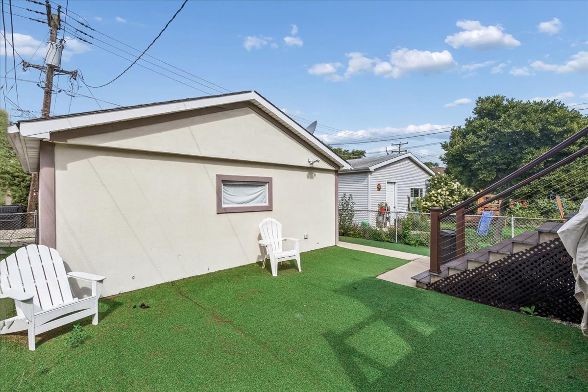 4022 N Ozark Avenue Property Photo 17