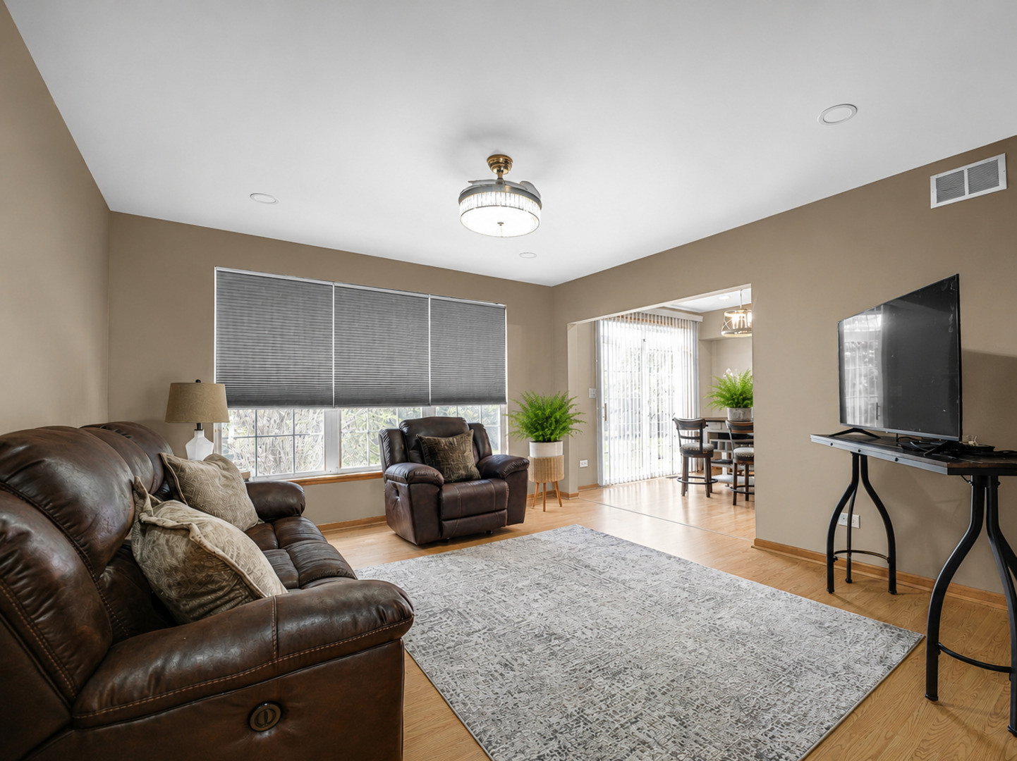16612 Knottingwood Avenue Property Photo 3