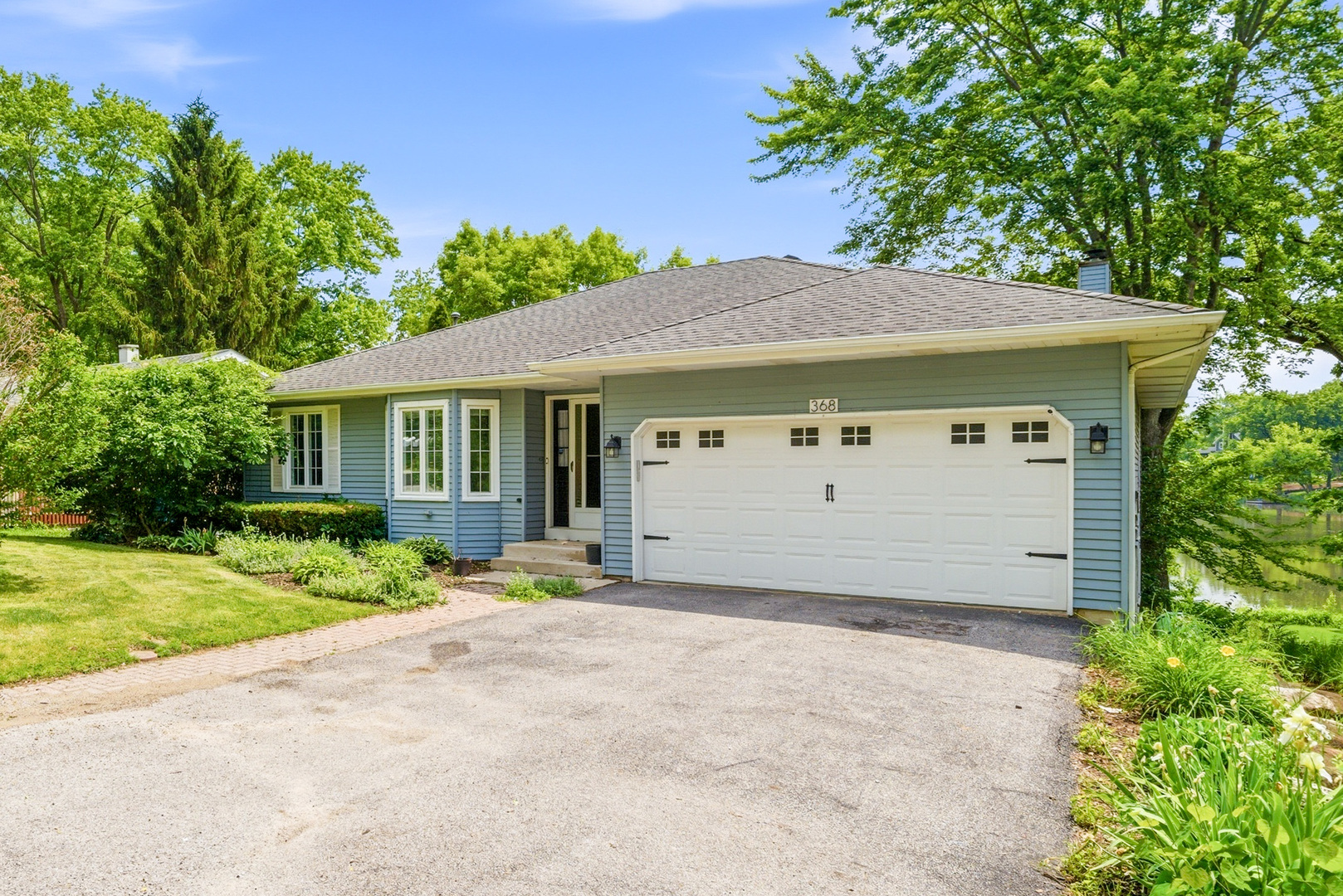 368 Hiawatha Drive Property Photo 1