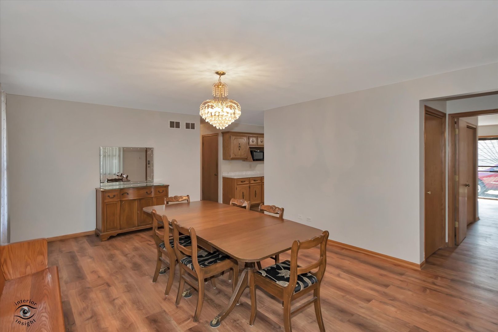 8001 S Lockwood Avenue Property Photo 11