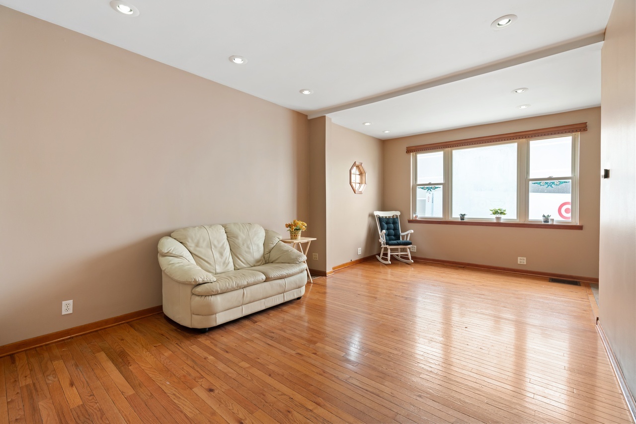 4010 N Octavia Avenue Property Photo 4