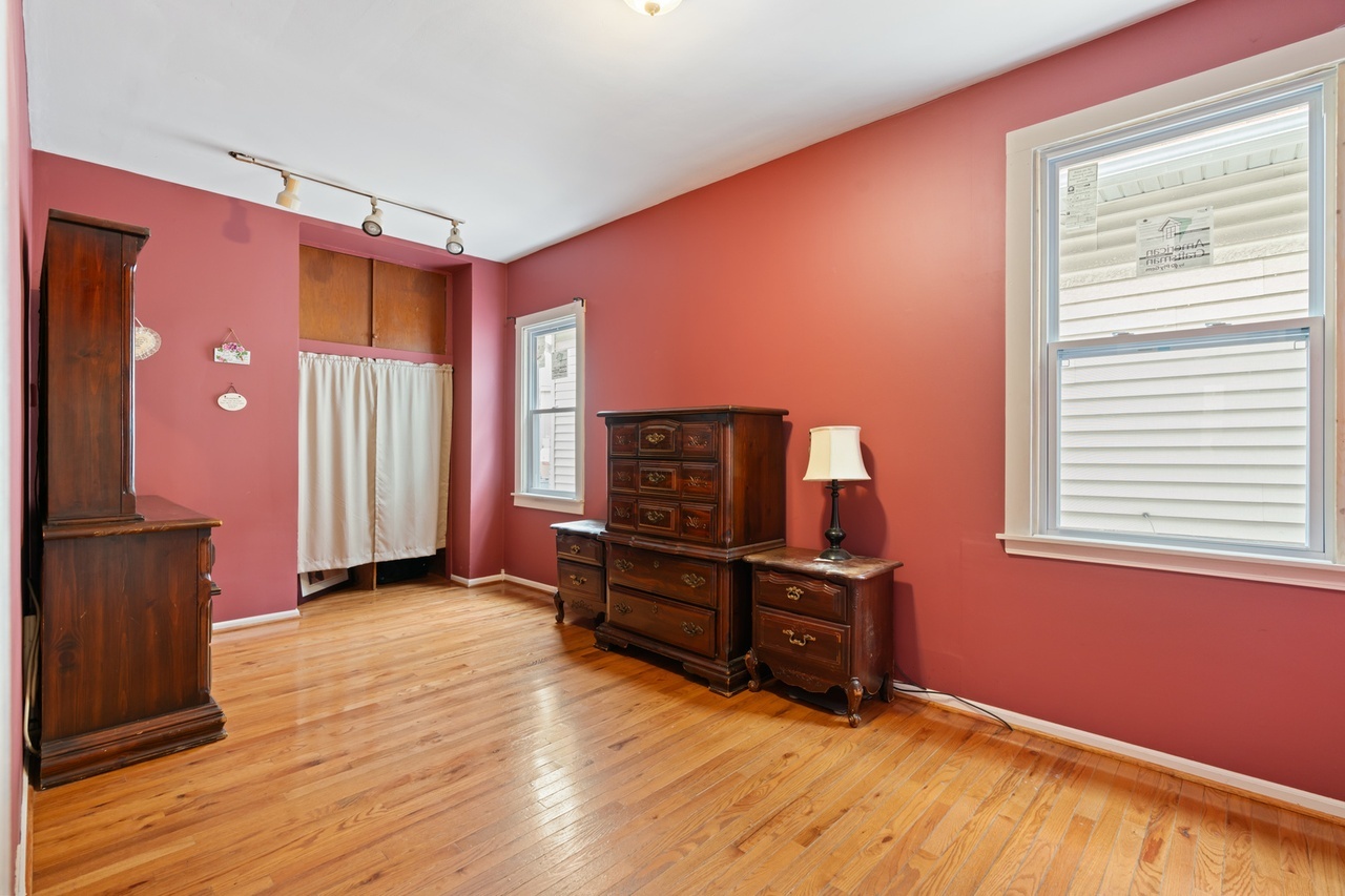 4010 N Octavia Avenue Property Photo 5