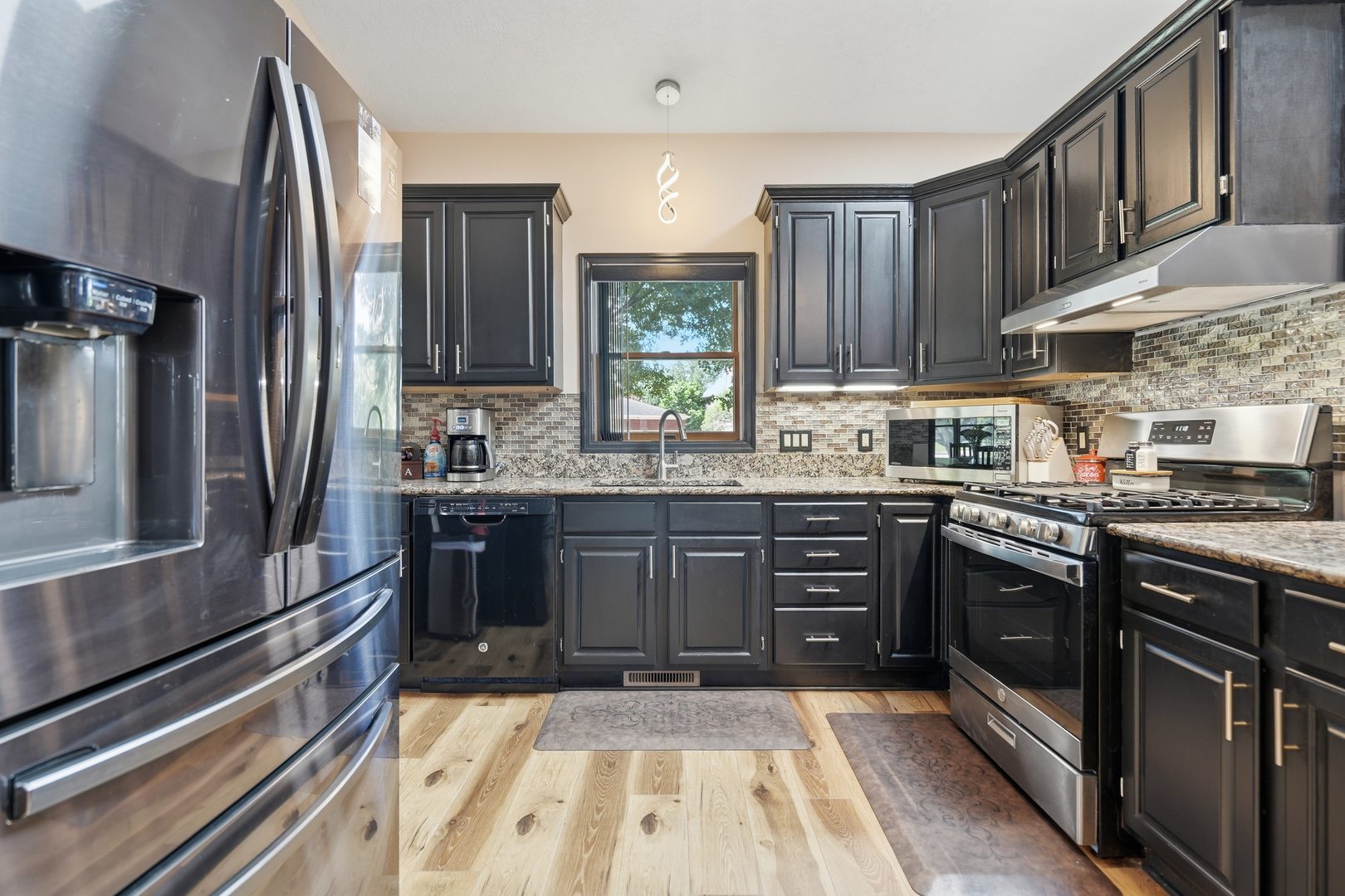 6116 Lakeshore Circle Property Photo 11