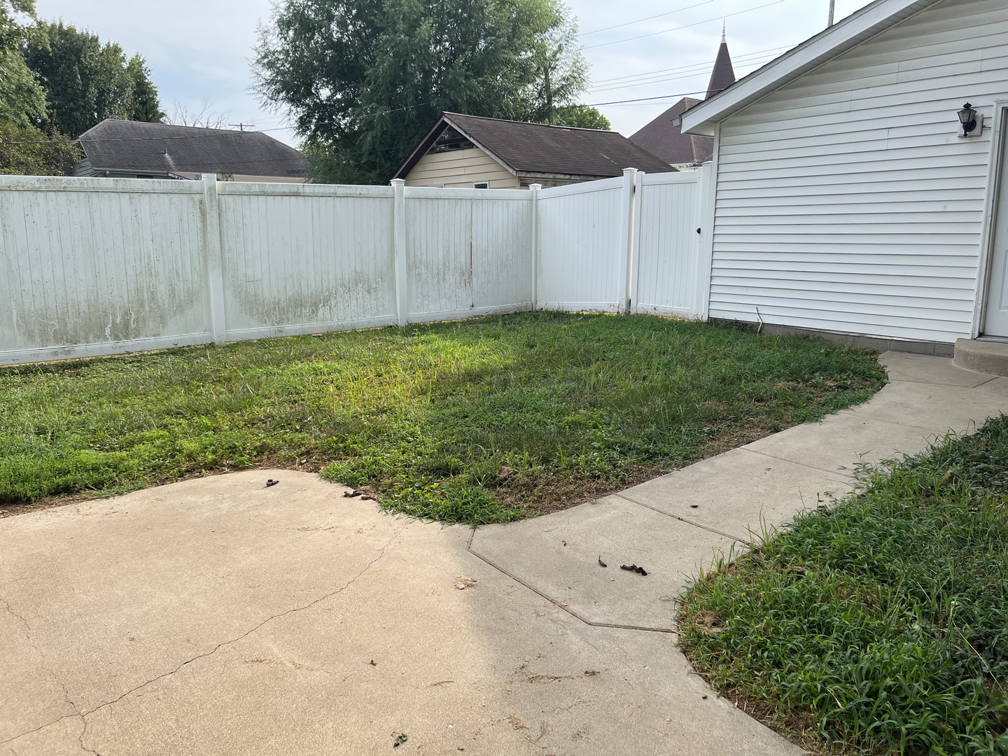 321 N Shelby Street Property Photo 6