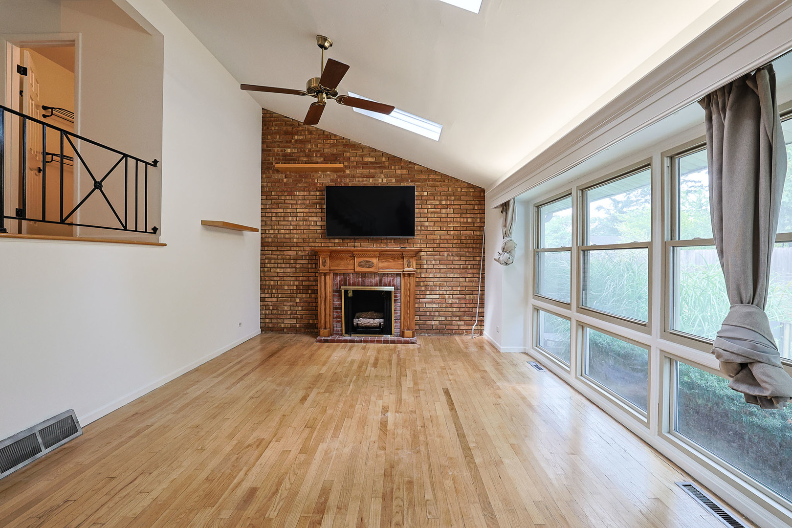 924 N Milwaukee Avenue D Property Photo 3