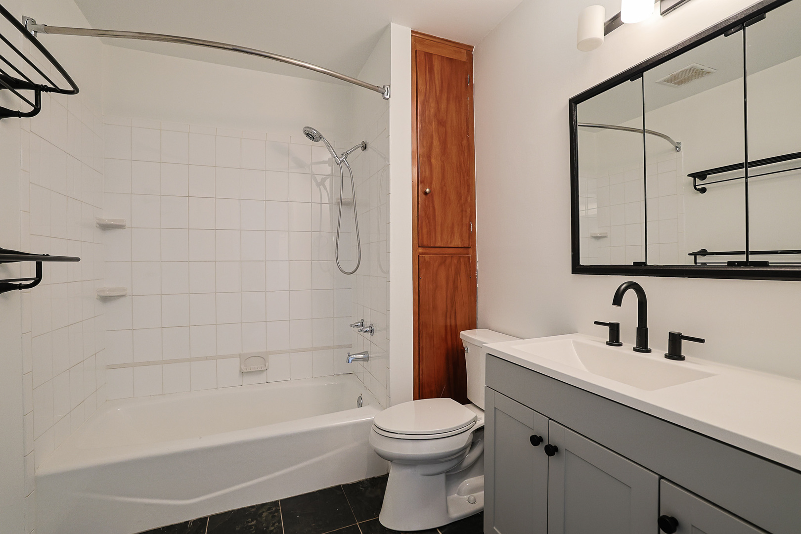 924 N Milwaukee Avenue D Property Photo 9