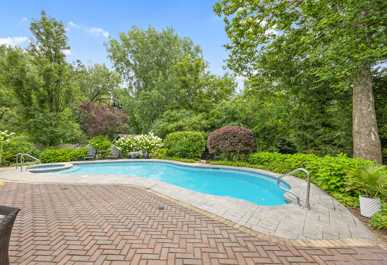331 Brookside Circle Property Photo 3