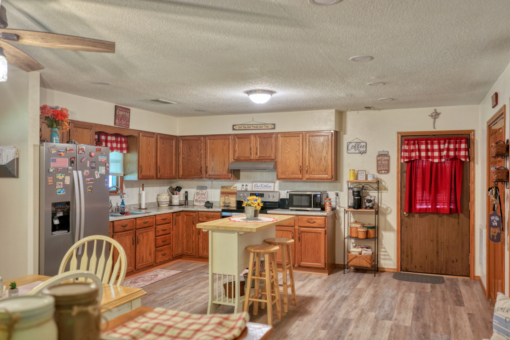 708 E Walnut Street Property Photo 11