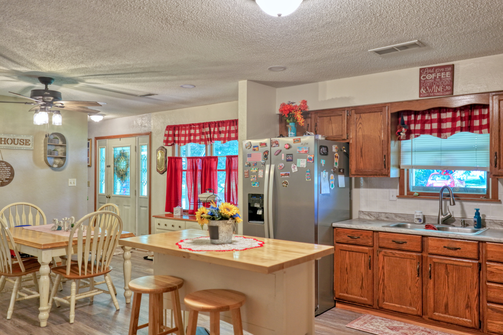 708 E Walnut Street Property Photo 15