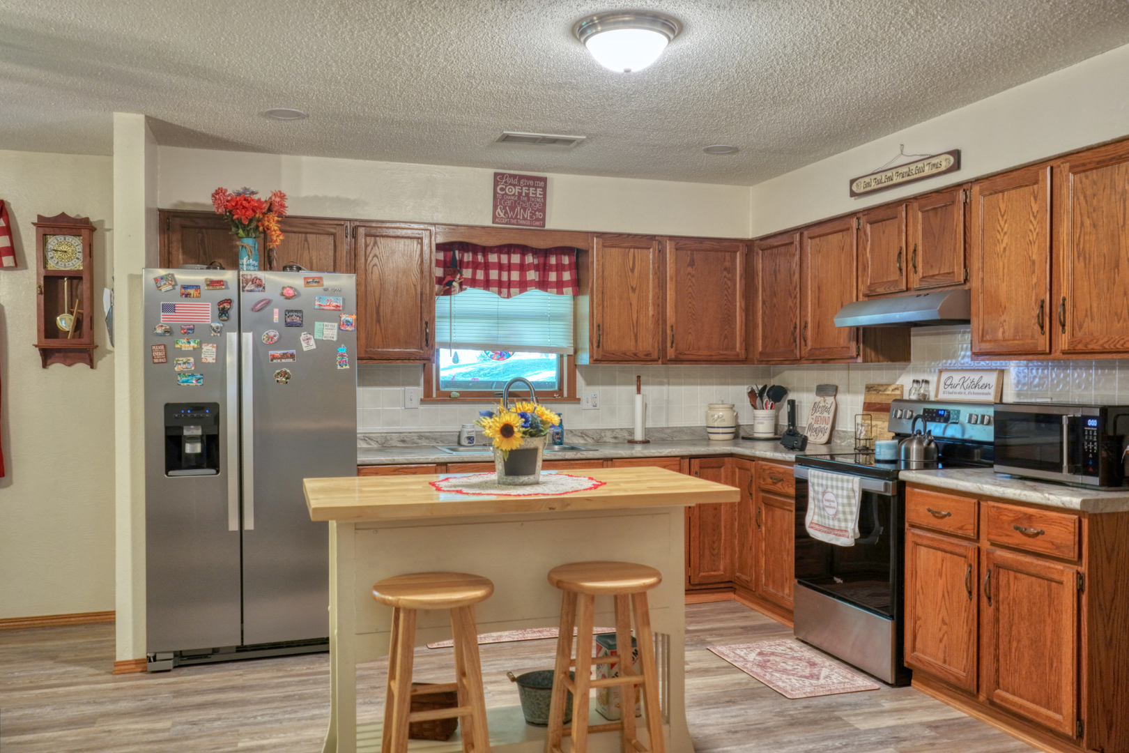708 E Walnut Street Property Photo 18